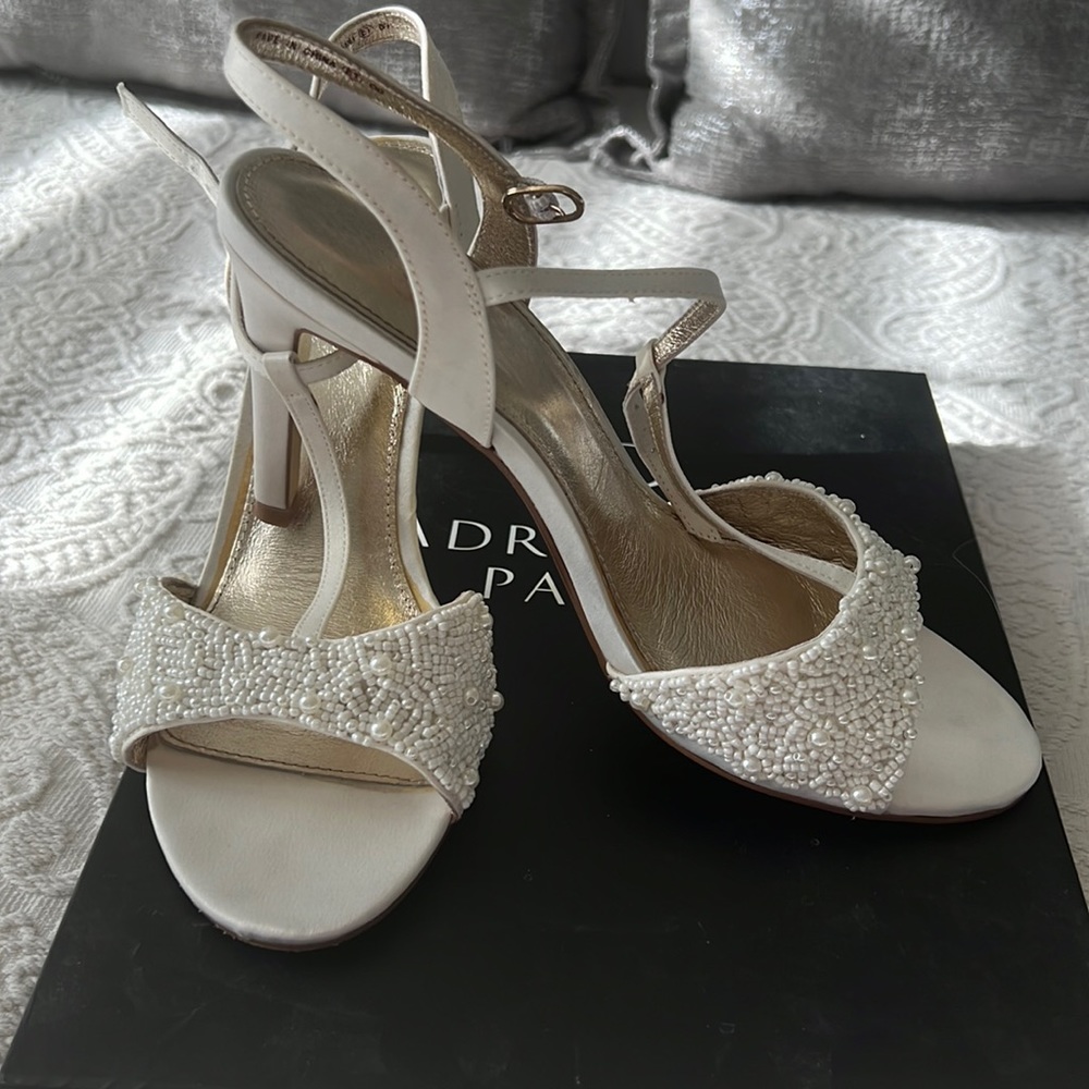 Adrianna Papell T strap evening sandals